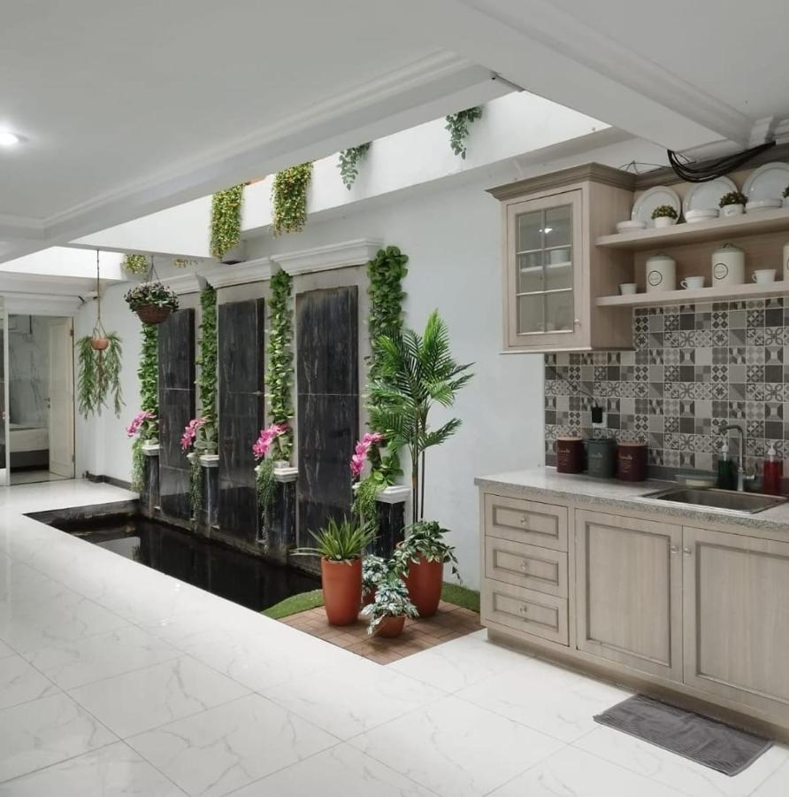 Nest Residence Yakarta Exterior foto